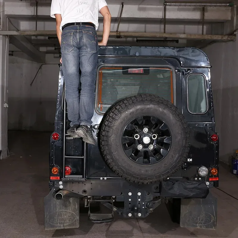 

For Land Rover Defender 90 110 130 2004-2018 Aluminum Alloy Black Car Rear Tailgate Ladder Roof Climbing Ladder Car Accessories