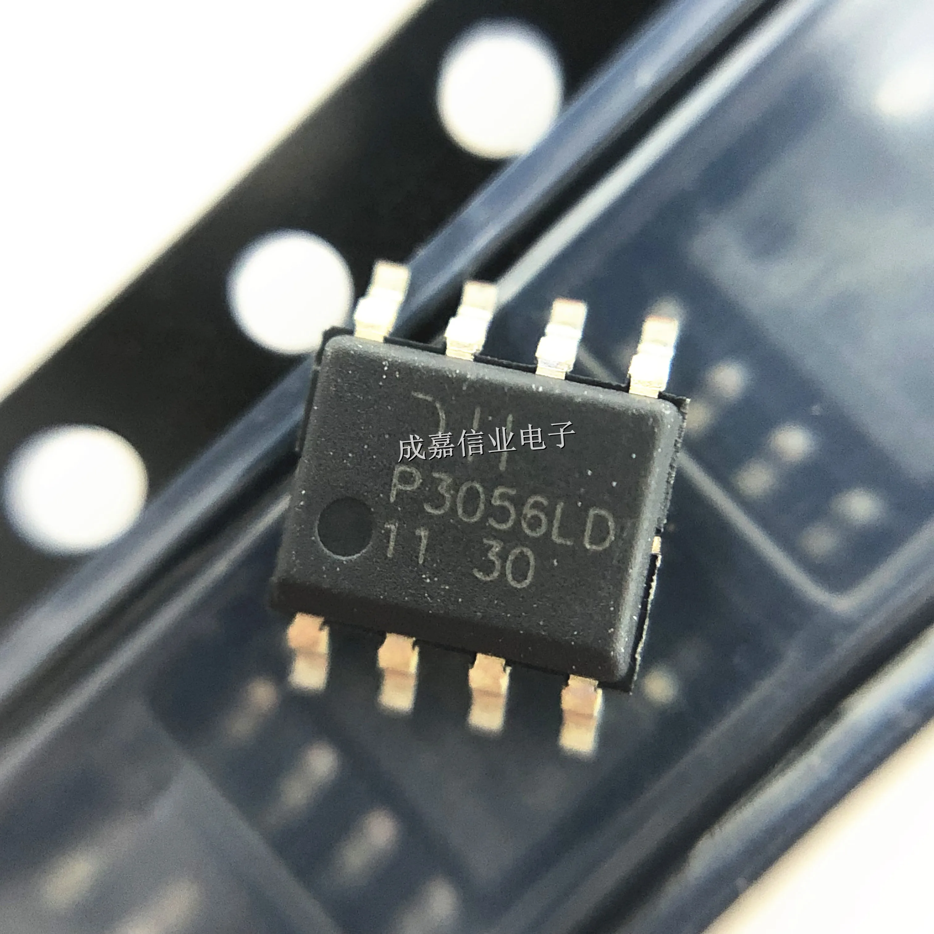 

10 шт./лот DMP3056LSD-13 SOP-8 МАРКИРОВКА; P3056LD P-канальные МОП-транзисторы 6,9 А 30 В 45 мОм Рабочая температура:- 55 C-+ 150 C