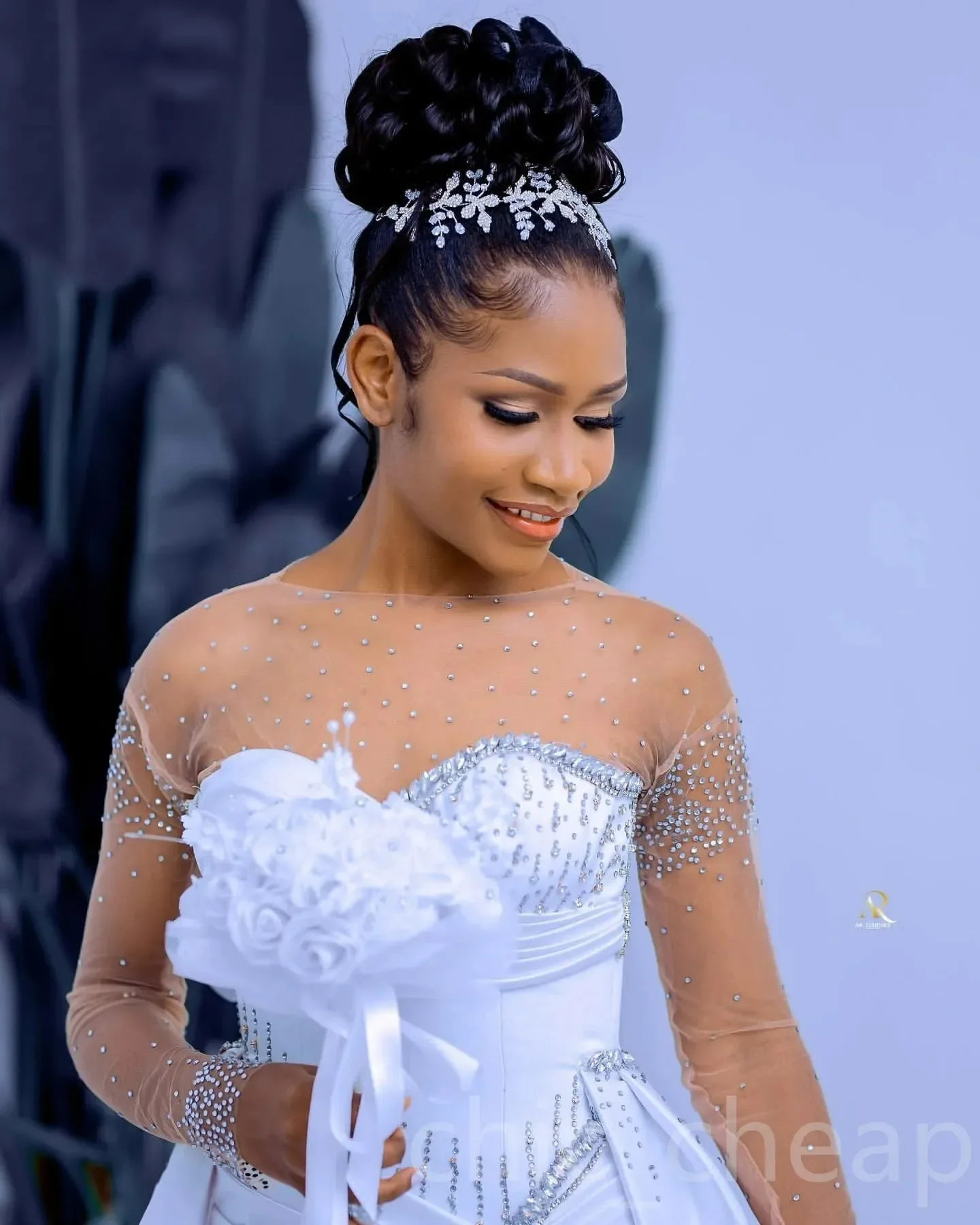 Vestido de novia de lentejuelas con cuentas brillantes, ilusión personalizada, vestido de novia africano de satén de manga larga con tren desmontable