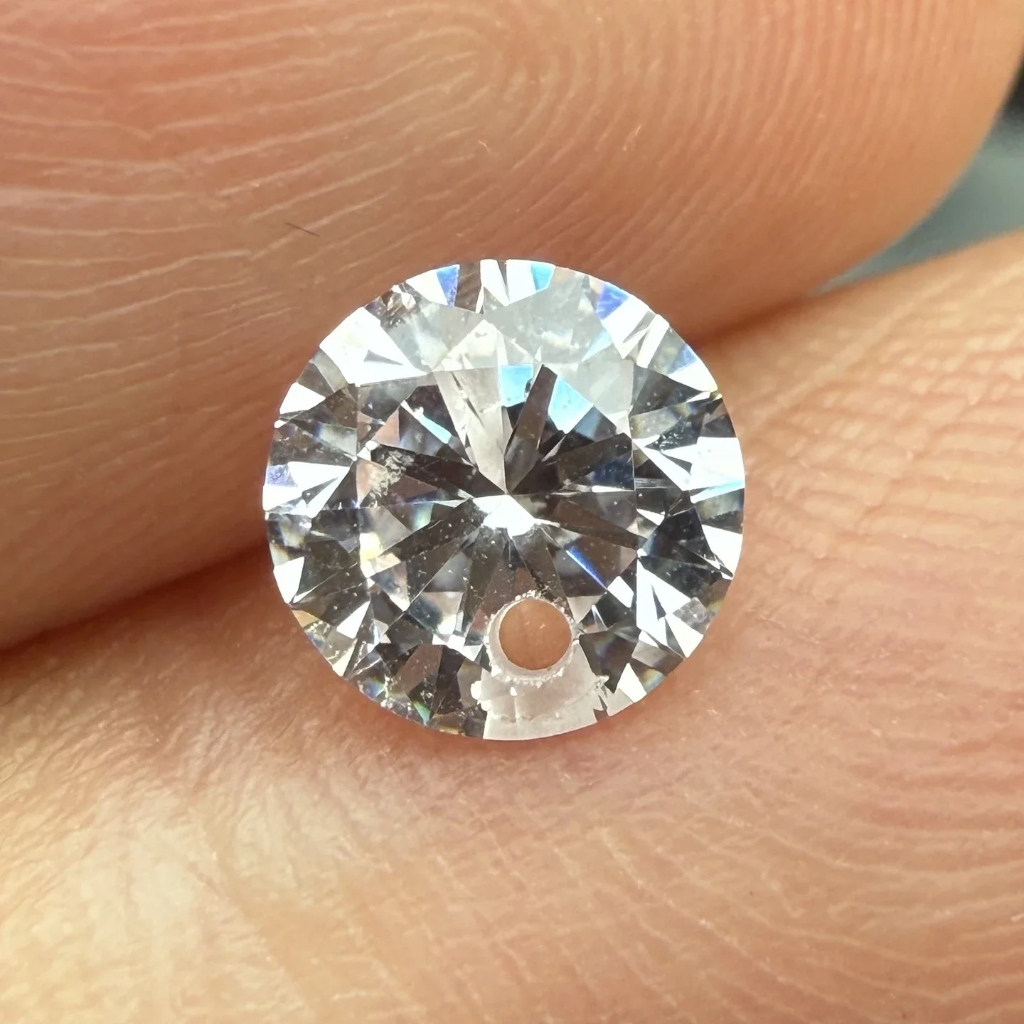 Meisidian Drilled Hole 0.7mm Round 3mm 4mm 5mm 6.5mm Super White VVS1 D Moissanite Gemstone for Pendant Jewelry Making
