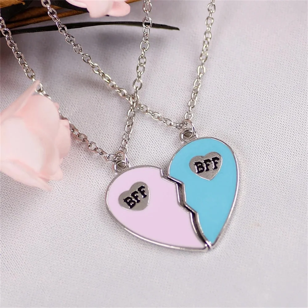 2pcs Bicolor Heart Shaped Pendant Necklace for Women Men Fashion BFF Friendship Necklace Jewelry Commemorative Gifts