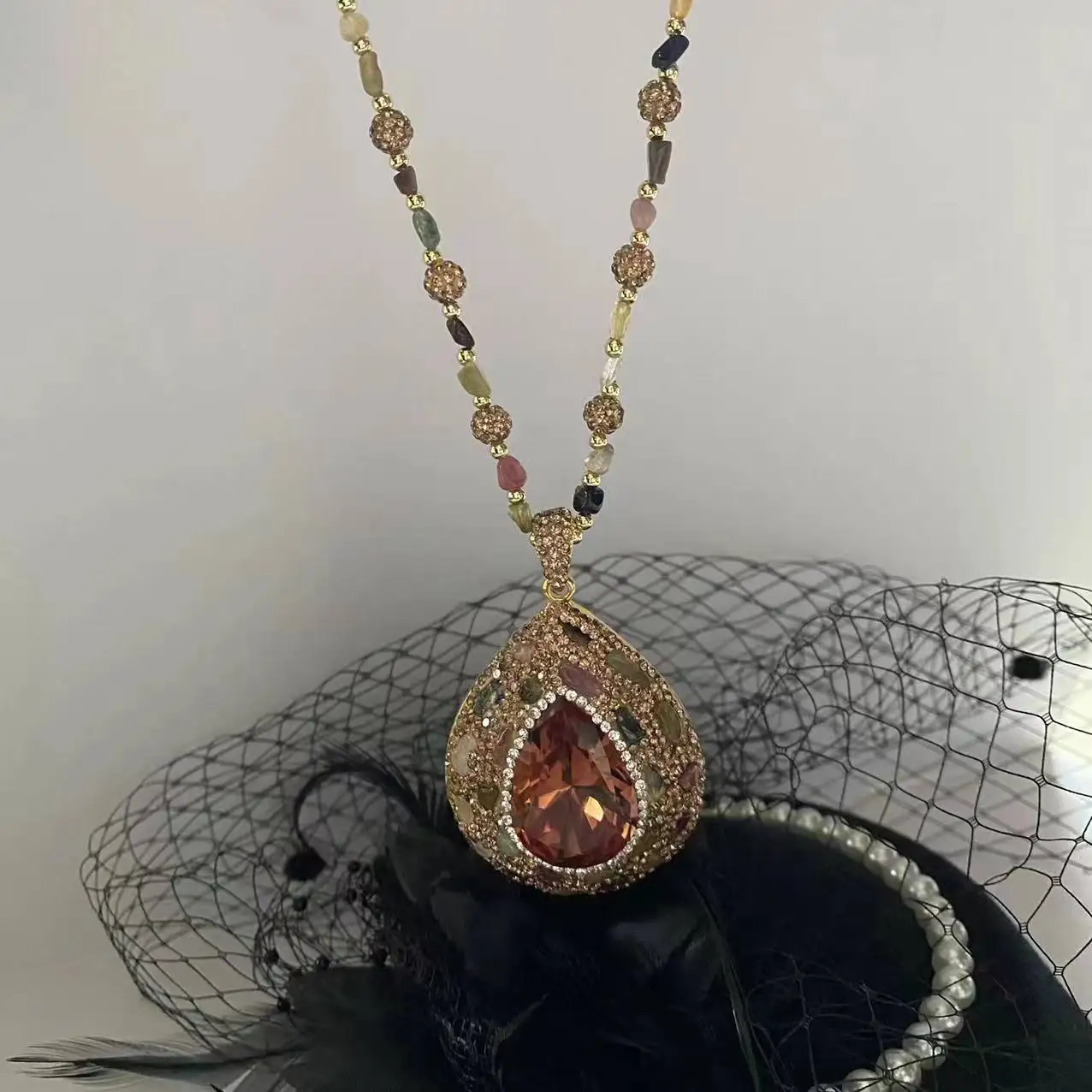 

Luxury Sudan Stone Pendant Necklace Long Sweater Chain for Women Fashion Jewelry Gift Accessory