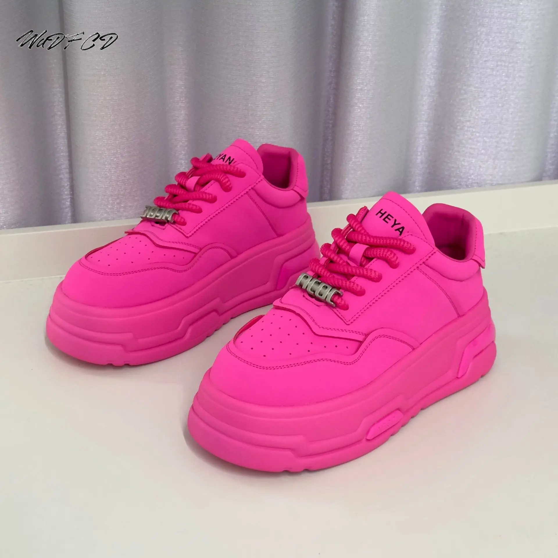 

Sneaker Casual Men Original Designer Soft Sole Board Shoes Fashion Leather Breathable Height Increased Flat Platform Sport Shoes