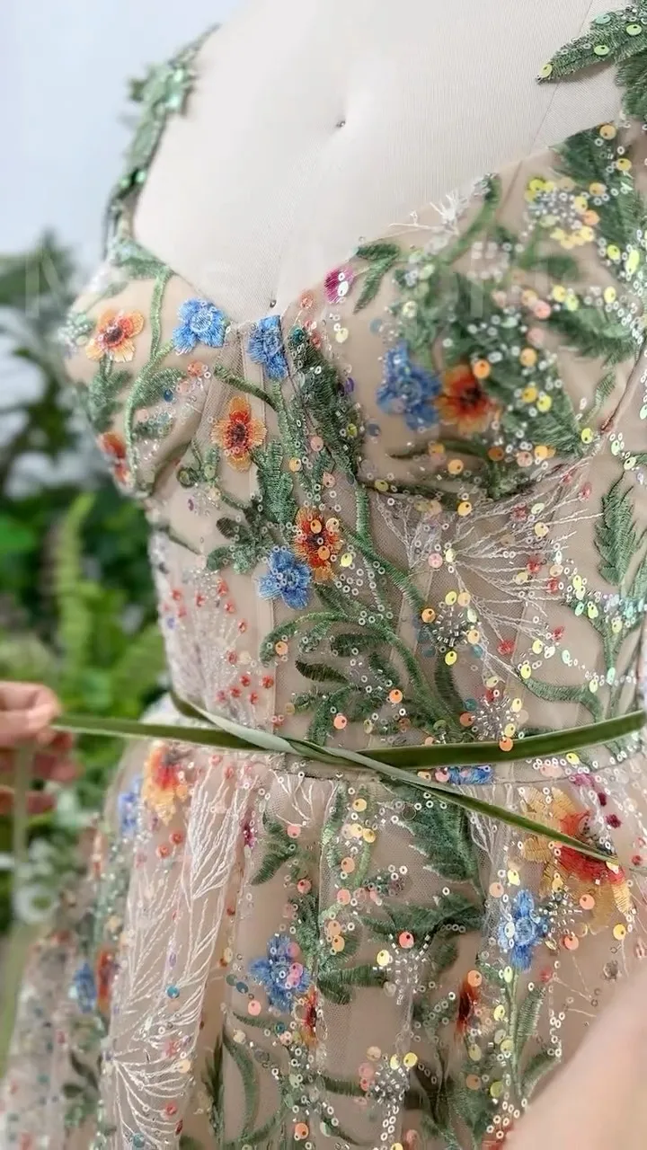 Lakshmigown Glitzerndes V-Ausschnitt-Hochzeitskleid mit Blumenstickerei und Spitze, Transparente Graue Pailletten-Spitze, Maßanfertigung – Detail 8