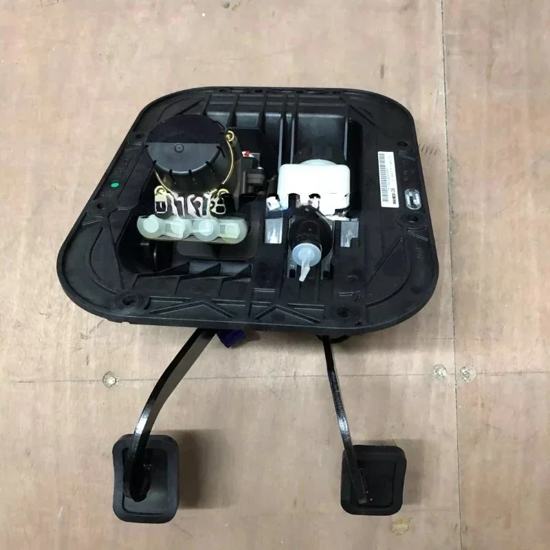 

Подходит для главного тормозного цилиндра Renault 5010640219 9650010170 501063321 и узла главного цилиндра сцепления. Горячие продажи