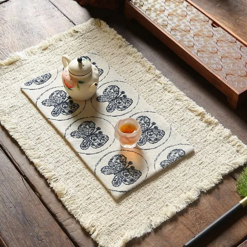 Handmade Hairy Mat Retro Cotton Linen Table Flag Black Butterfly Decoration Woven Tassel nsulation Table Mat Tea Table Mat ZI366