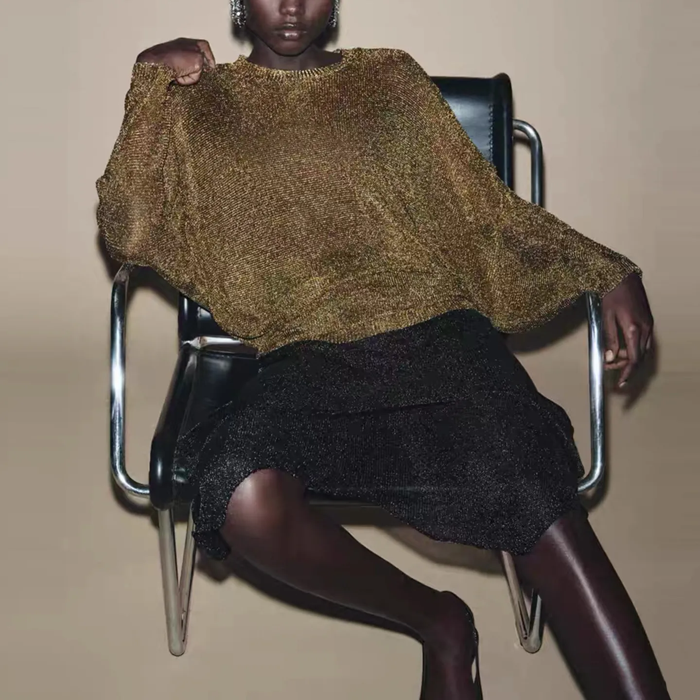 Z 여성용 중간 길이 니트 스커트 심플한 메탈 컬러 출퇴근용 캐주얼 핏 2025 신상 디자인