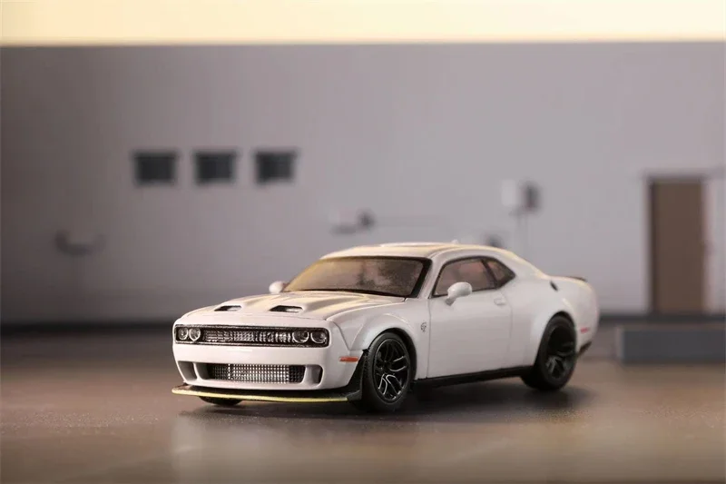 Stance Hunters 1:64 Dodge SRT Hellcat  Limited 699 Diecast Model Car