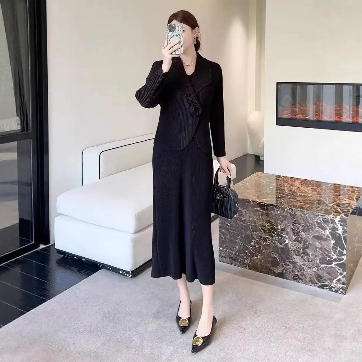 2025 Autumn New Miyake Pleated Set Waist Slim Lapel Short Jacket + Loose French Dress Two-piece Set