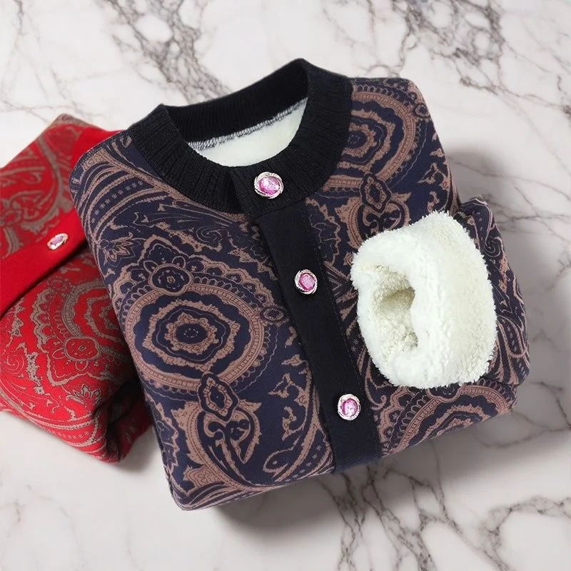 가을 벨벳 가디건 보온 이너탑 엄마복 단추 두꺼운 방한 자켓