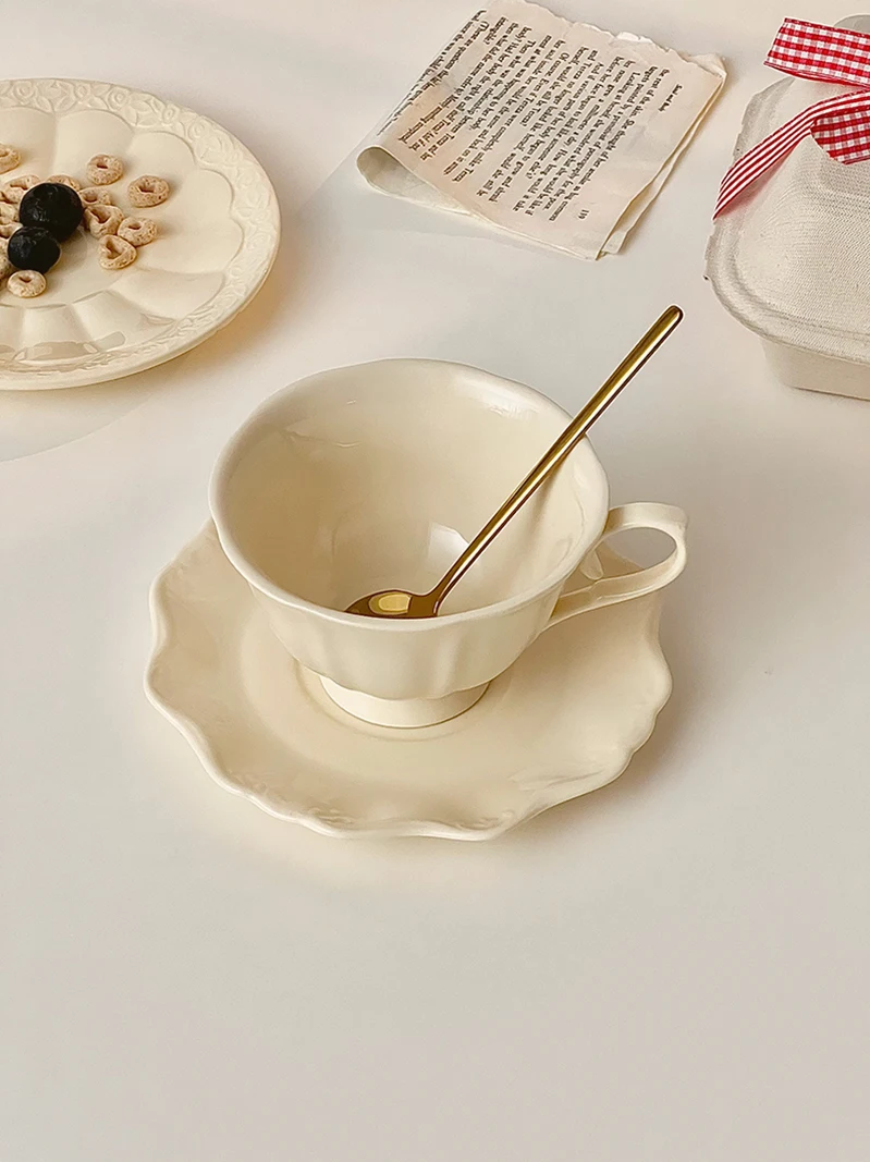 French retro cream coffee cups and saucers set of high-grade exquisite cups antique afternoon tea tableware European style