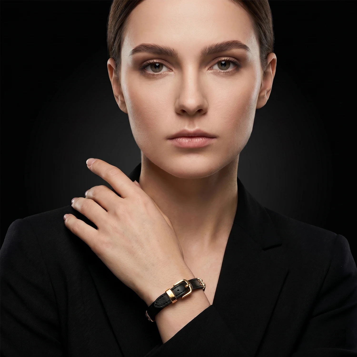 1. Damen-Armband, mehrfarbig, gestreift, schmal, mit glatter, glänzender Oberfläche, elegantes Handgelenksaccessoire für Dates und Abendveranstaltungen. – Detail 5