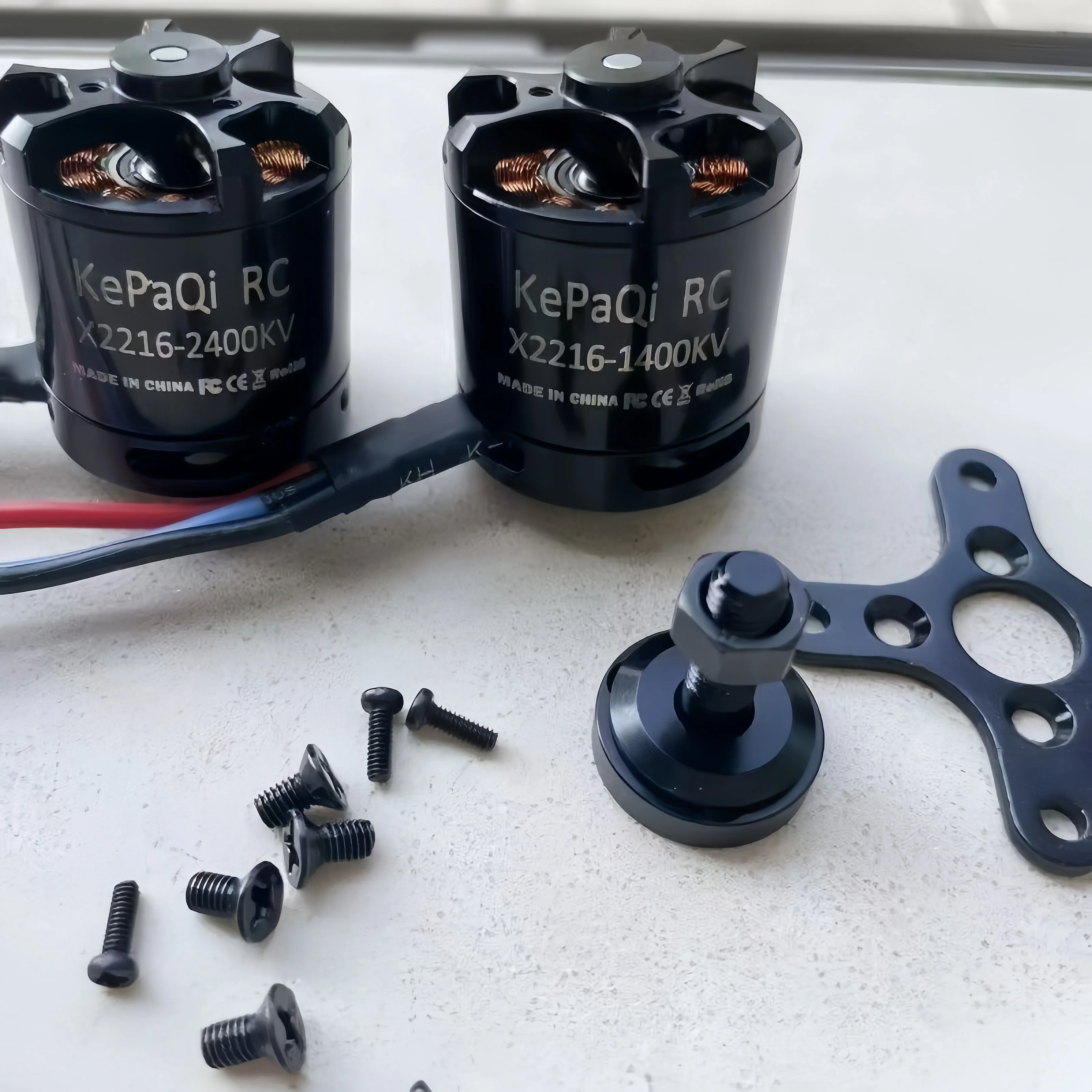 

KePaQi X2216 high-quality model brushless motor X2216 1400KV 2400KV brushless motor is used for RC model remote control aircraft