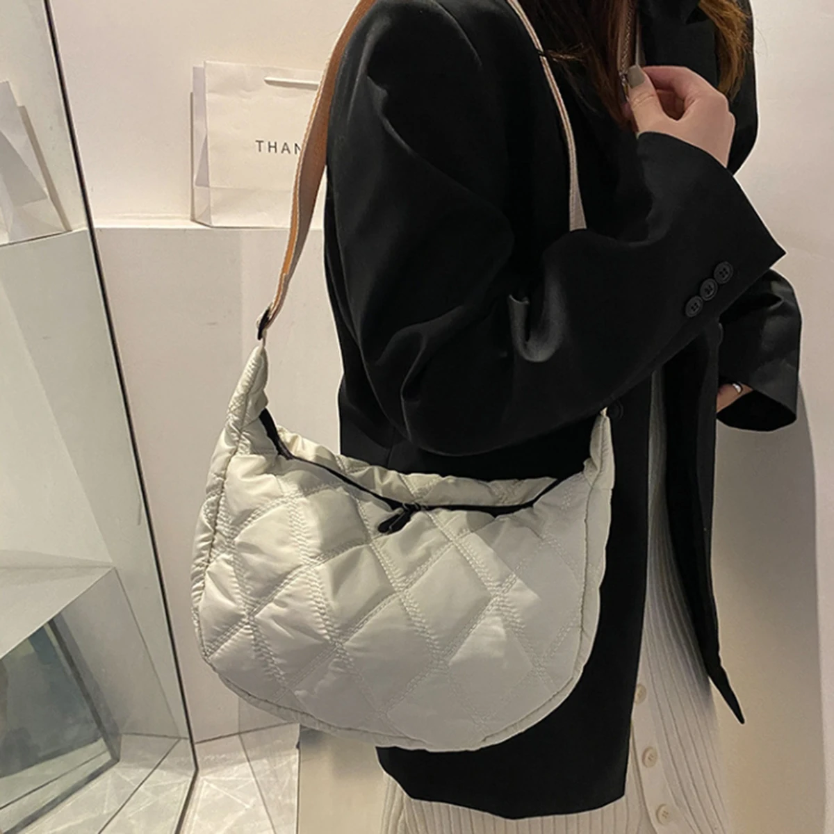 Black diamond check embroidered thread large capacity down Cloud Women's shoulder crossbody dumpling bag (without pendant)