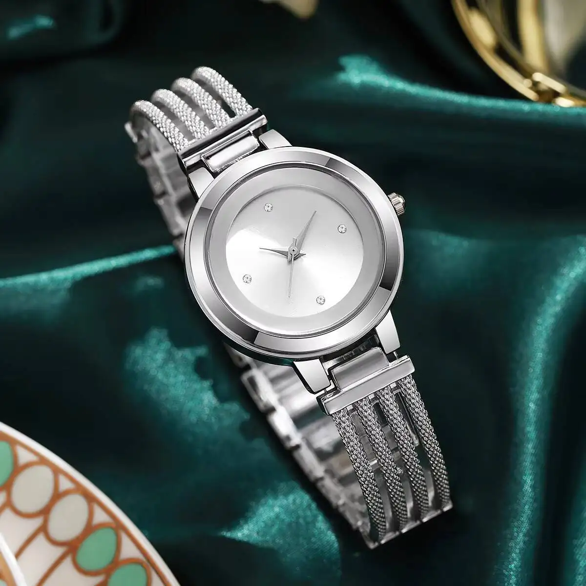 ساعات نسائية فاخرة من حجر الراين ساعات يد كوارتز تناظرية على الموضة ساعة بنات هدية Reloj Mujer