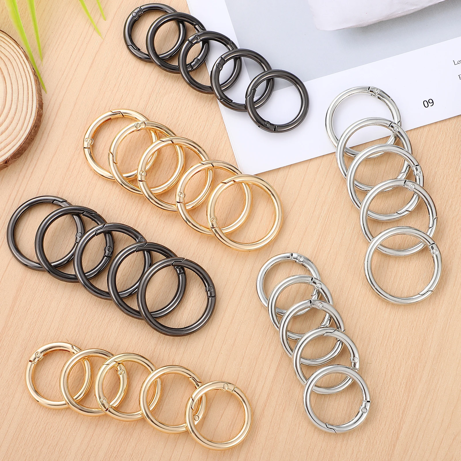 

Key Ring Buckle Luggage Bag Chains Metal Hooks Snap Carabiner Round Clips Spring Lock Bag Strap Connectors Keychain O-Ring