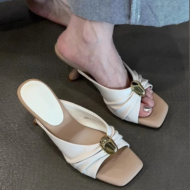 

French fairy style temperament gentle high heels, female metal buckle pleated leather open-toed slippers