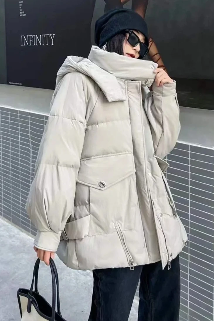 

Зимняя модная женская пуховая куртка 2026: свободная парка с капюшоном для работы и повседневной носки