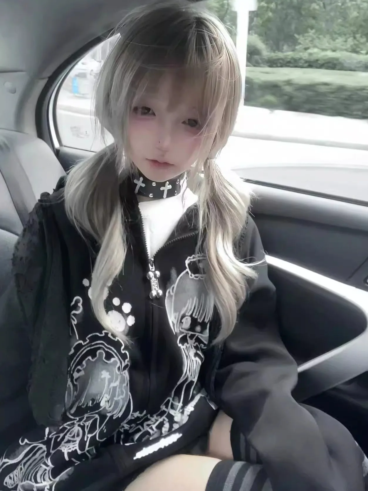 Japanese Original Lolita Two-dimensional Rabbit Ear Design Sense Ripped Hooded Sweater Y2k Subculture Cartoon Cute Coat