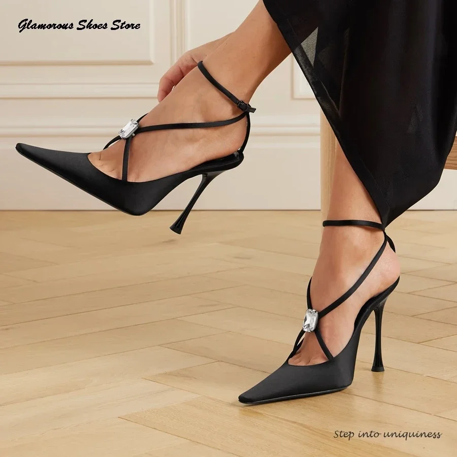 

Атласные туфли-лодочки с блестящими кристаллами, элегантные сандалии с острым носком и перекрестными ремешками, летняя модная женская обувь для подиума