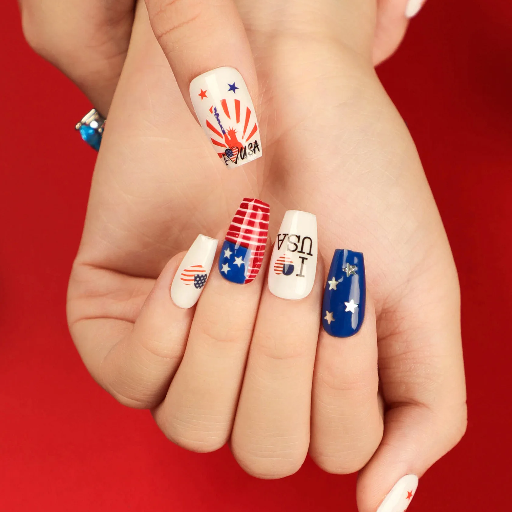 24Pcs Coffin Nail, Short American Flag Fake Nail, Red, Blue, White Full Set Acrylic Nail, Glossy Star Glue Nail, Independent Pat