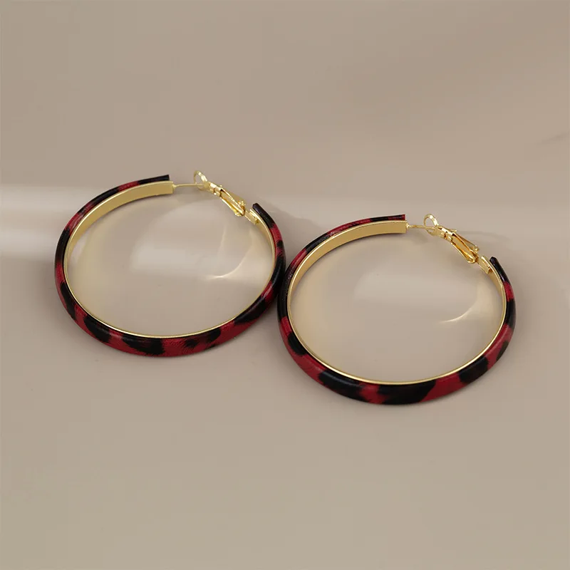 Vintage Leather Leopard Hoop Ear Clips for Women Hyperbole Geometric Fashion Big Round Non Piercing Earrings Party Jewelry