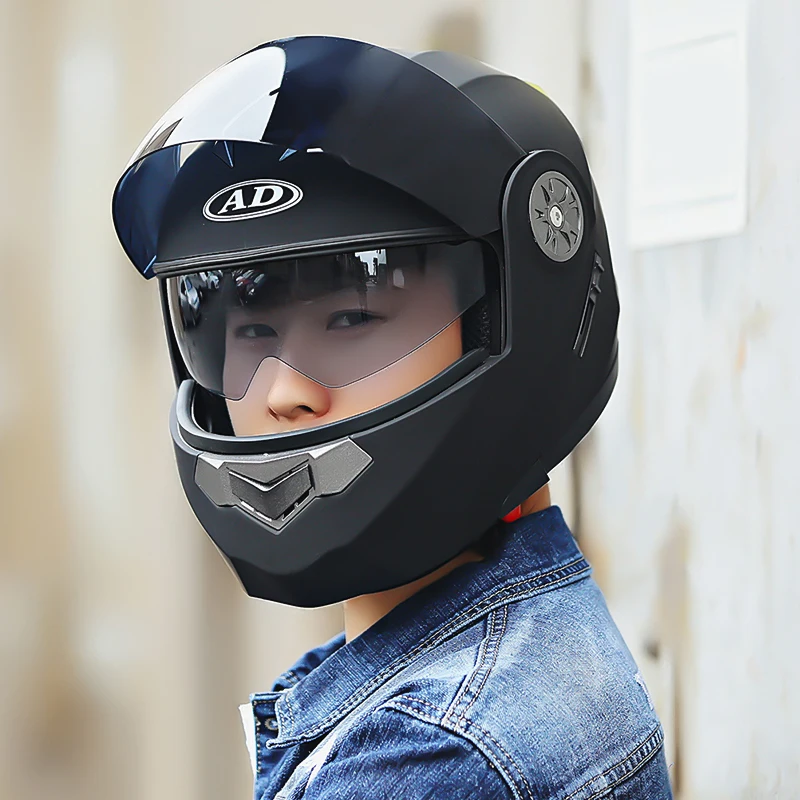 Casco de motocicleta con luces traseras LED de moda AD para hombres y mujeres, casco completo con doble espejo para viajes seguros