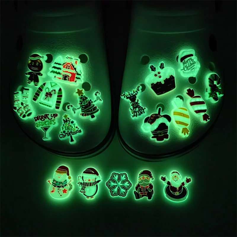 19Pcs/Set Fluorescence Christmas Candy Santa Claus Snowman Shoes Charm For Sandals Decoration Shoes Buckle Xmas Gifts