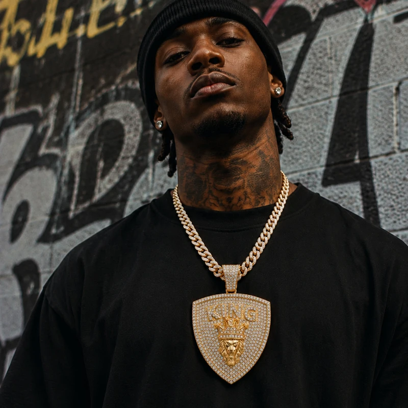 New Arrival Iced Out Bling Letter King Lion Crown Pendant Necklace Rhinestone Badge Charm Men Fashion Hip Hop Jewelry Gift