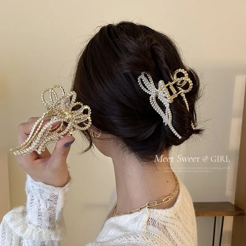 

Pearl Hair Claw Set Clip for Women Pearl Bow Hairpins Metal Hair Accessories Geometric Hollow Pincer Barrette Crystal Clip Big