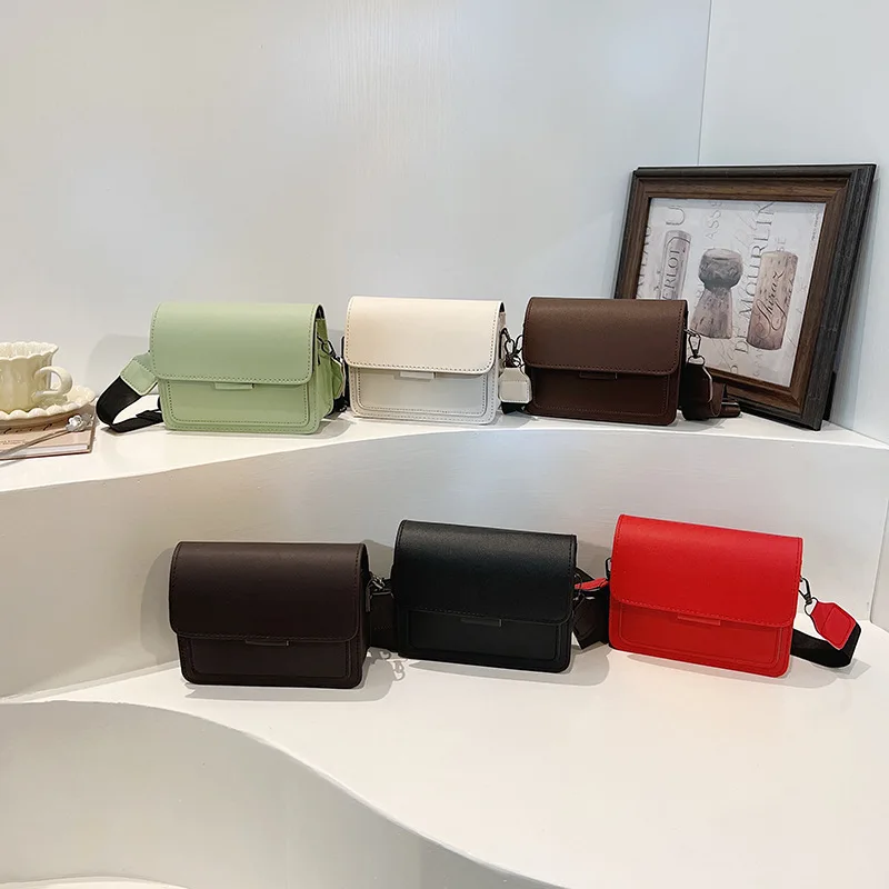 

Fashionable and versatile single shoulder women's new retro solid color casual simple crossbody small square bags