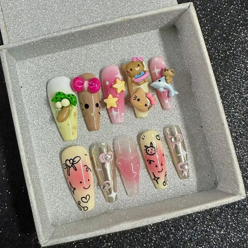 ハローキティの人工爪,ハンドメイドネイル,サンリオ,漫画,マニキュア,フルカバー,バケーション