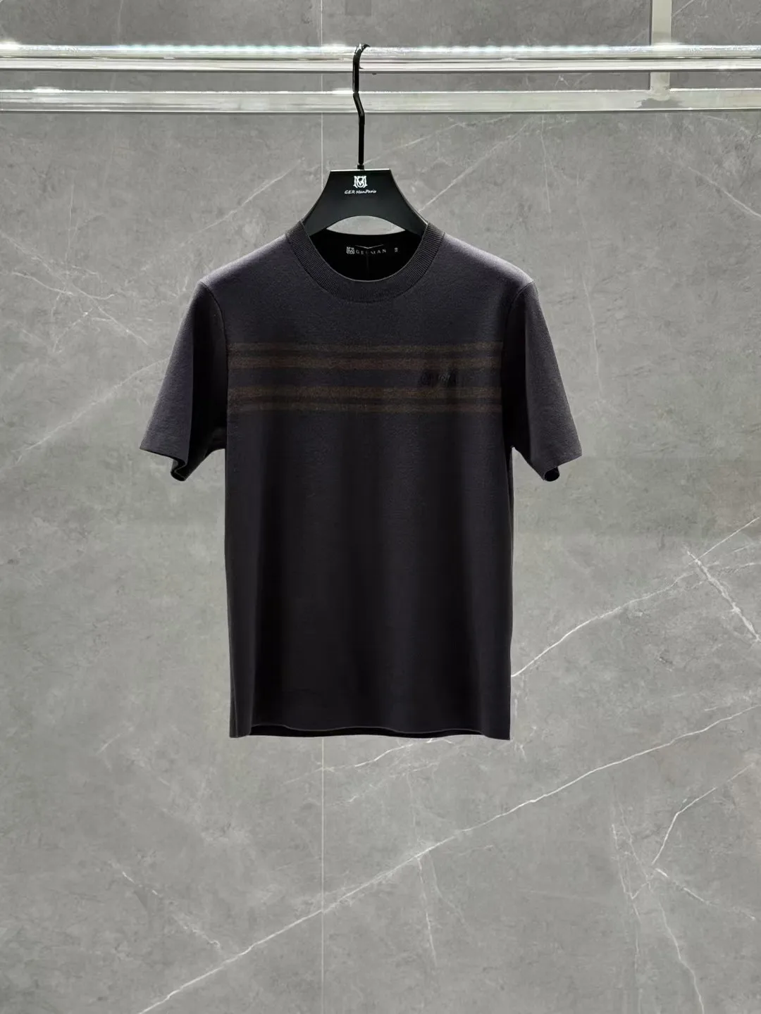 

Faionable Men's round Ne ort Sve Knitwear Casual Striped Wool Blend Base irt Autumn 2025 Comfortable Warm Top