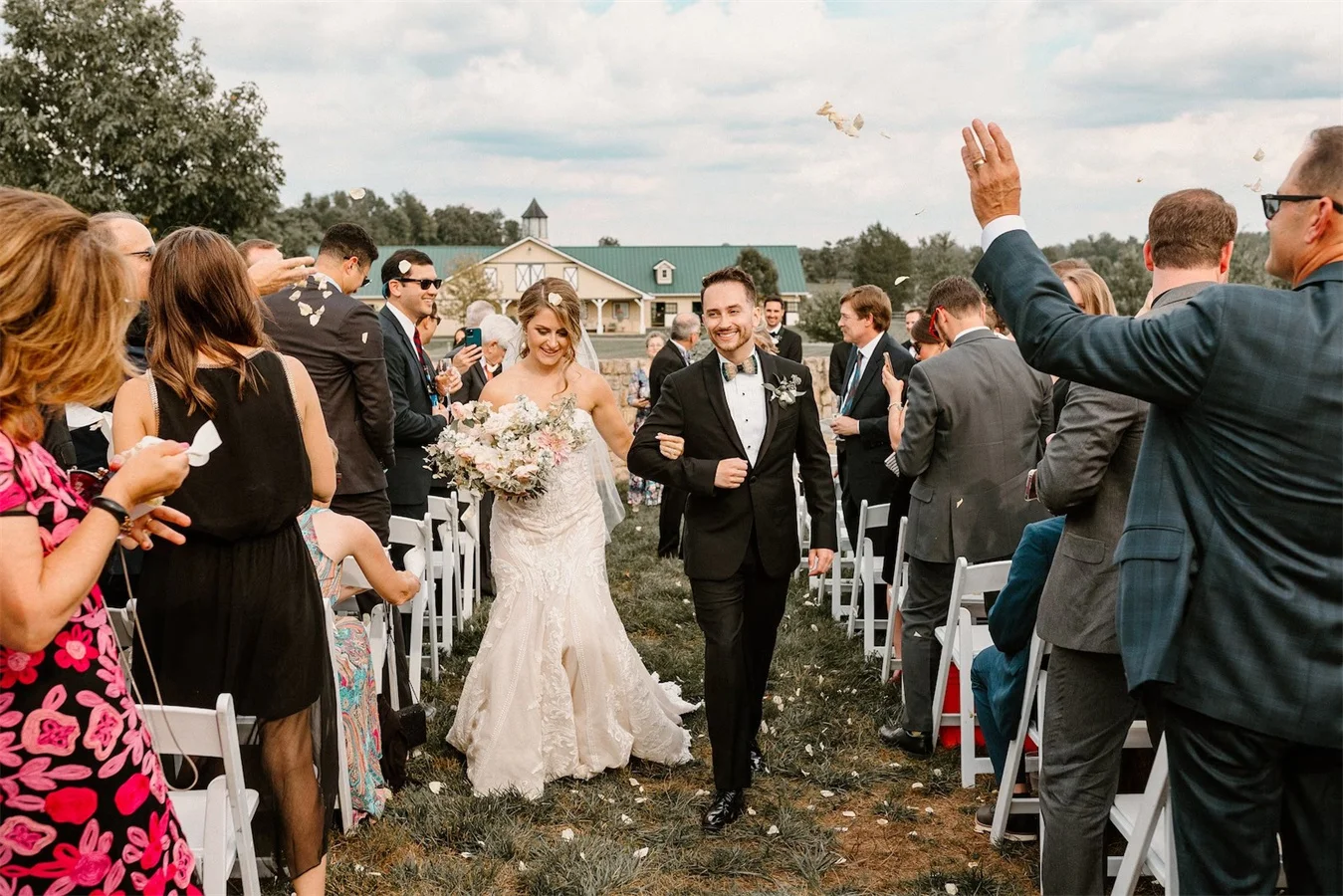 25 قطعة مخاريط زفاف مع شعار مخصص، ألوان، رقائق معدنية لإرم البتلة، قصاصات، لصالح، حلوى، بار، سلة، إرسال الحفل - Bist