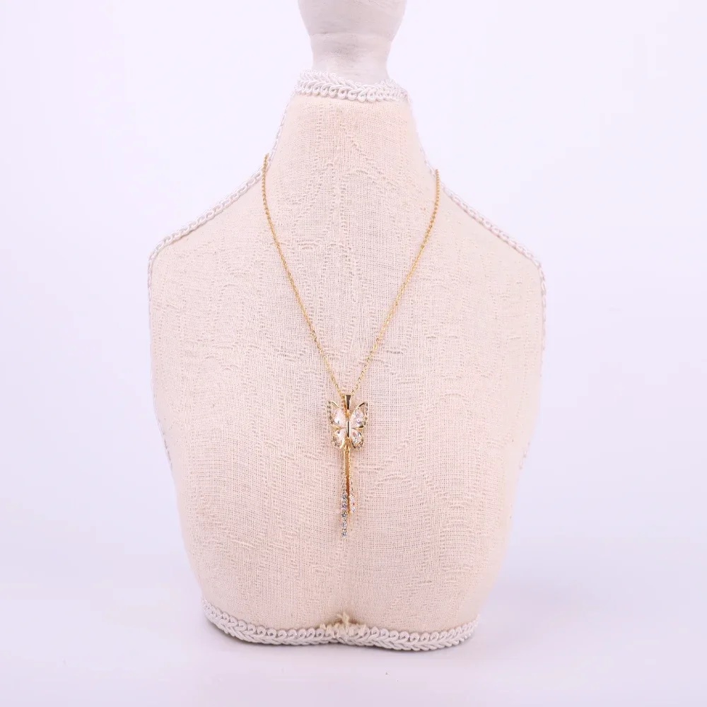 قلادة نسائية فاخرة خفيفة الوزن من الفولاذ التيتانيوم مع قلادة، زخرفة مجوهرات غير باهتة، رقبة عصرية راقية متعددة الاستخدامات