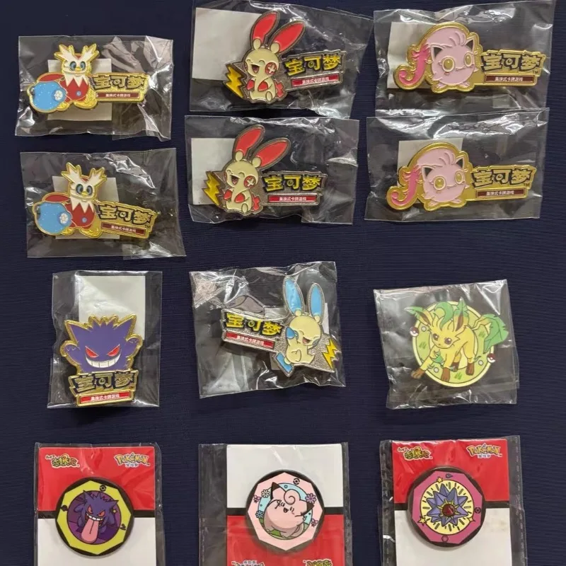 100% 오리지널 포켓몬 Gholdengo Maushold Plusle 기념 배지 PTCG 간체 중국어 수집품 카드 장난감 생일 선물