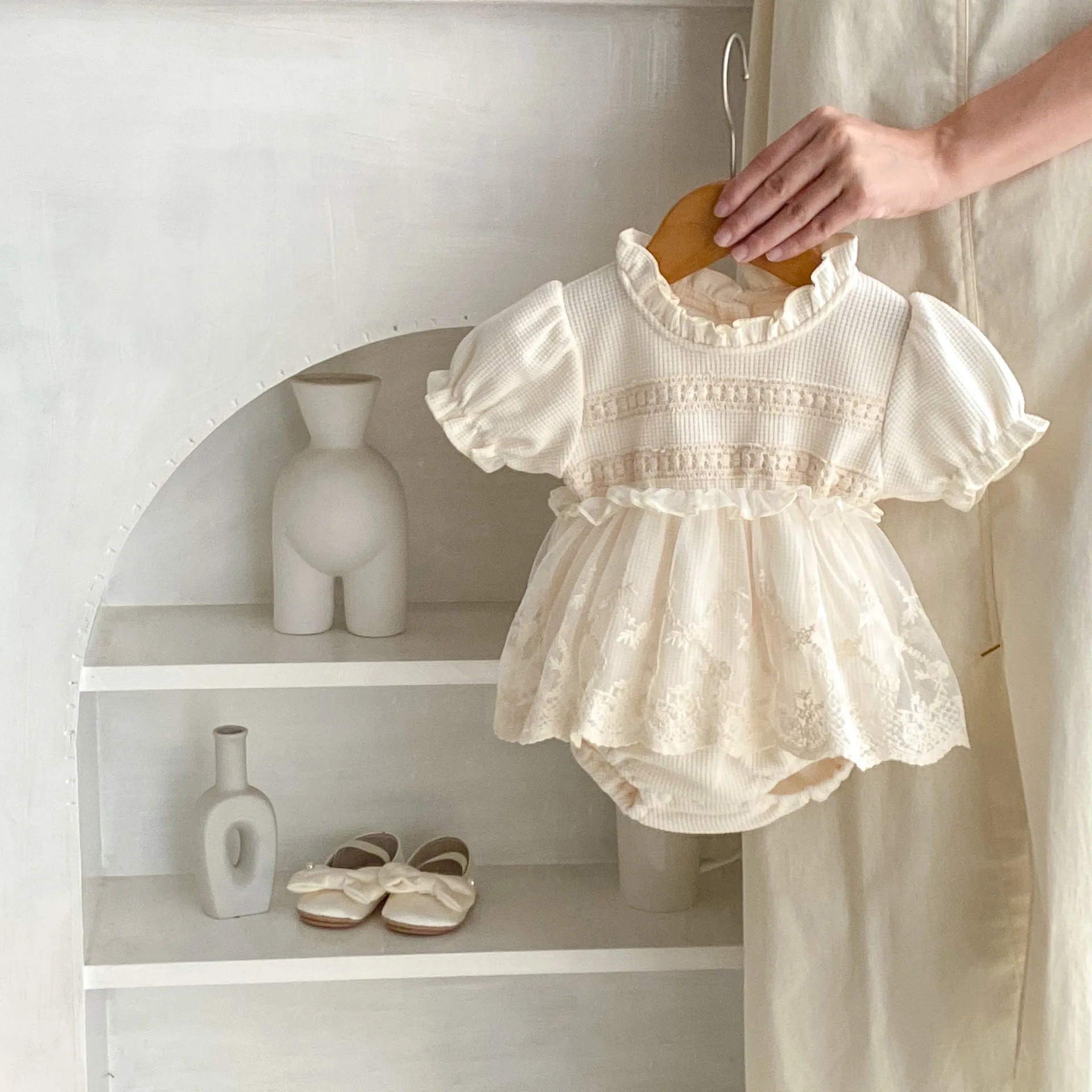 

Baby Clothing Cute Solid Color Jumpsuit 2024 New Summer Dress Girl Baby Fashion Sweet Lace Rompers Princess Style Jumpsuit