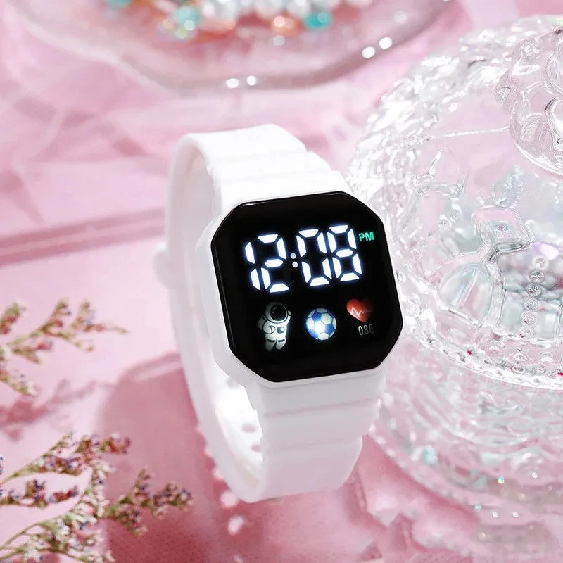 أزياء ميكي الأطفال ووتش الفتيات سوار الإلكترونية الرياضة اللمس Led الرجل العنكبوت دمية الأطفال ووتش المرأة للماء على مدار الساعة