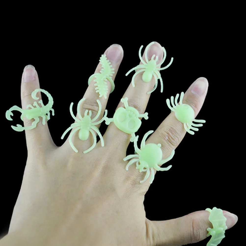 

12Pcs Creative Spider Skull Ainimal Ring Plastic Toy Finger Ring for Trick or Treat Halloween Ghost Party