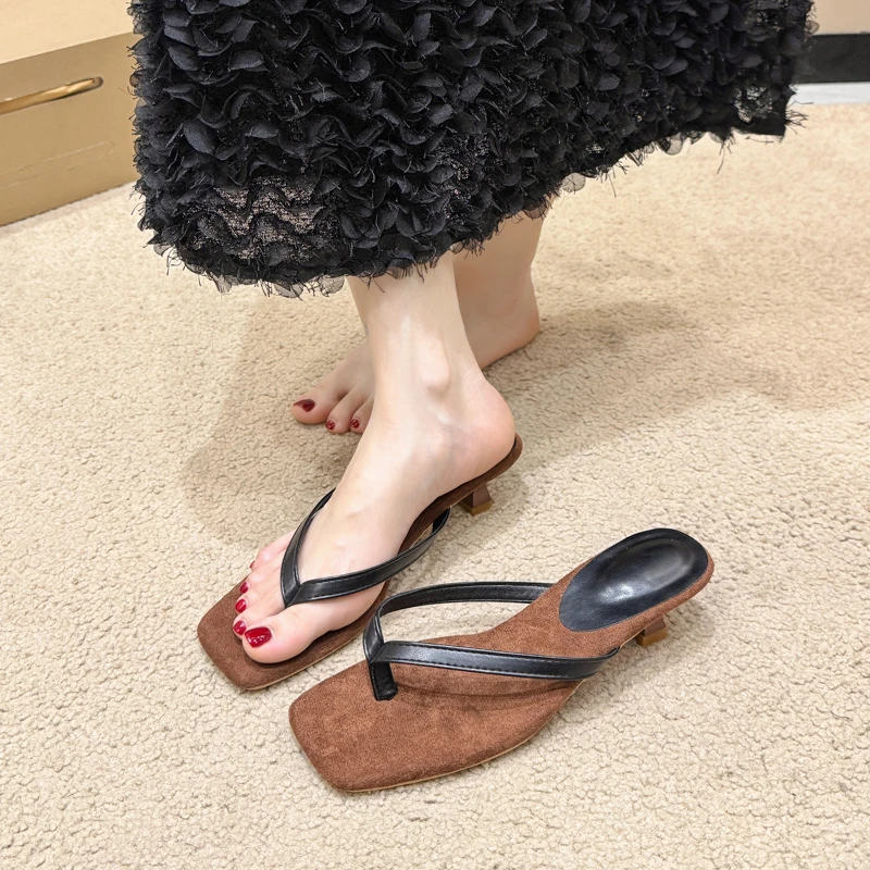 

2025 New Summer Fashion Low Heel Flip Flop Concise Square Clip Toe Women Slippers Elegant Dress Slide Shoes