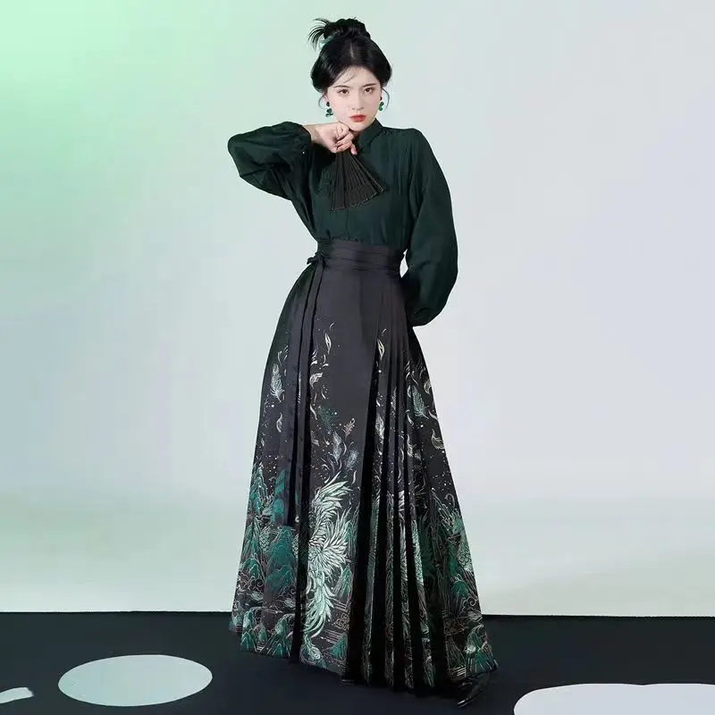 

New Chinese style Chinese style Han element Hanfu Ming made blue feather horse face skirt small daily slimming skirt woven gold