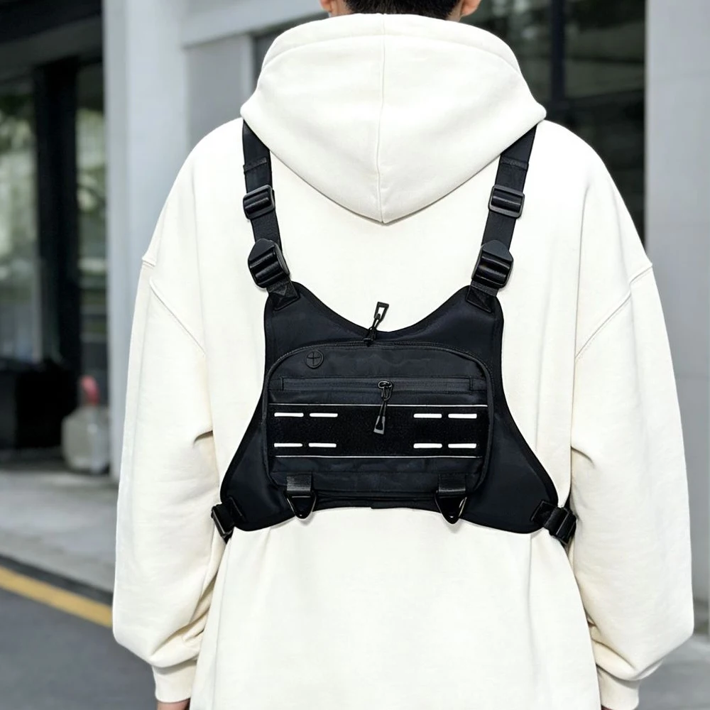 Leichte, wasserabweisende Sport-Brusttasche für Herren, geeignet zum Laufen, als Umhängetasche für Workouts, zum Radfahren, Wandern, Klettern und für Spaziergänge mit dem Hund. – Detail 6