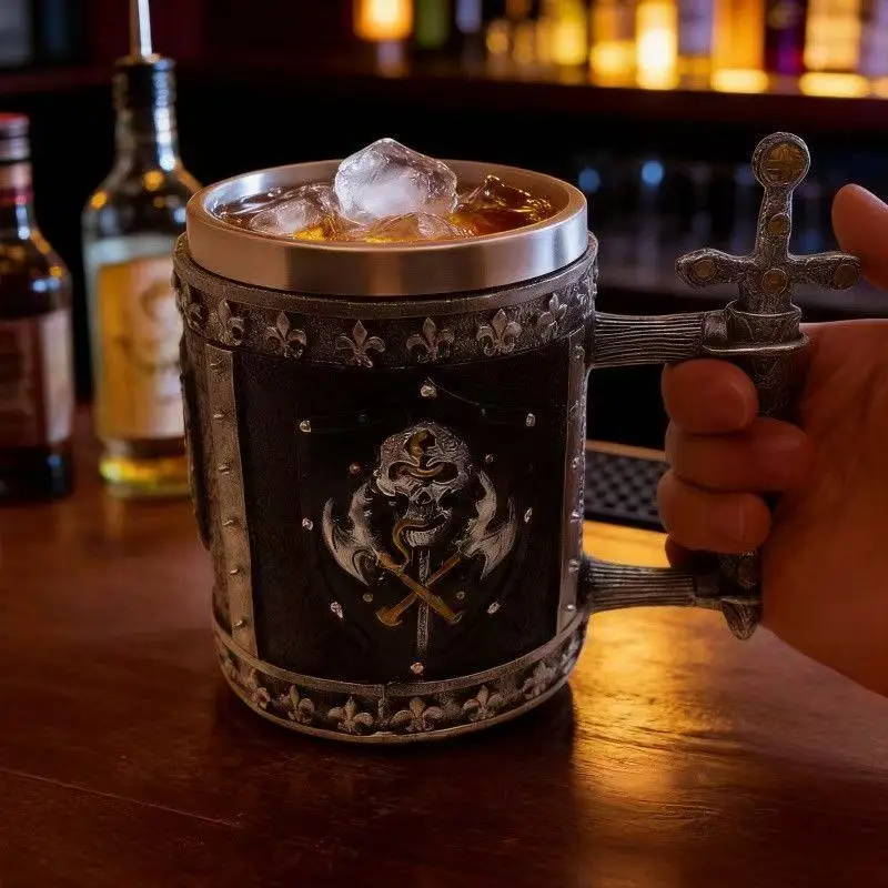 Medieval Knight Skull Beer Mug 3D Sword Handle Resin Stainless Steel Tankard Gothic Coffee Cup for Bar Pub Party Halloween Gift