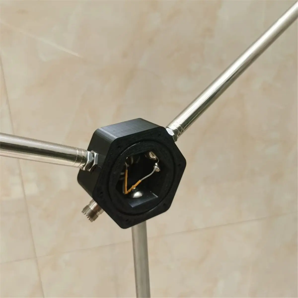 Heavy Duty Positive V Shortwave Antenna Base with 200W Balun Positive V Shortwave Antenna New Design 1-50MHz
