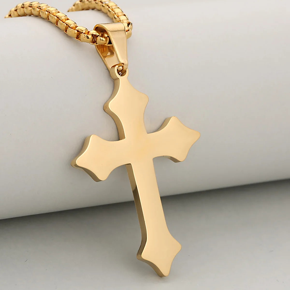 

Simple Polished Retro Fashion Stainless Steel Personalized Religious Cross Men's Pendant Necklace Set