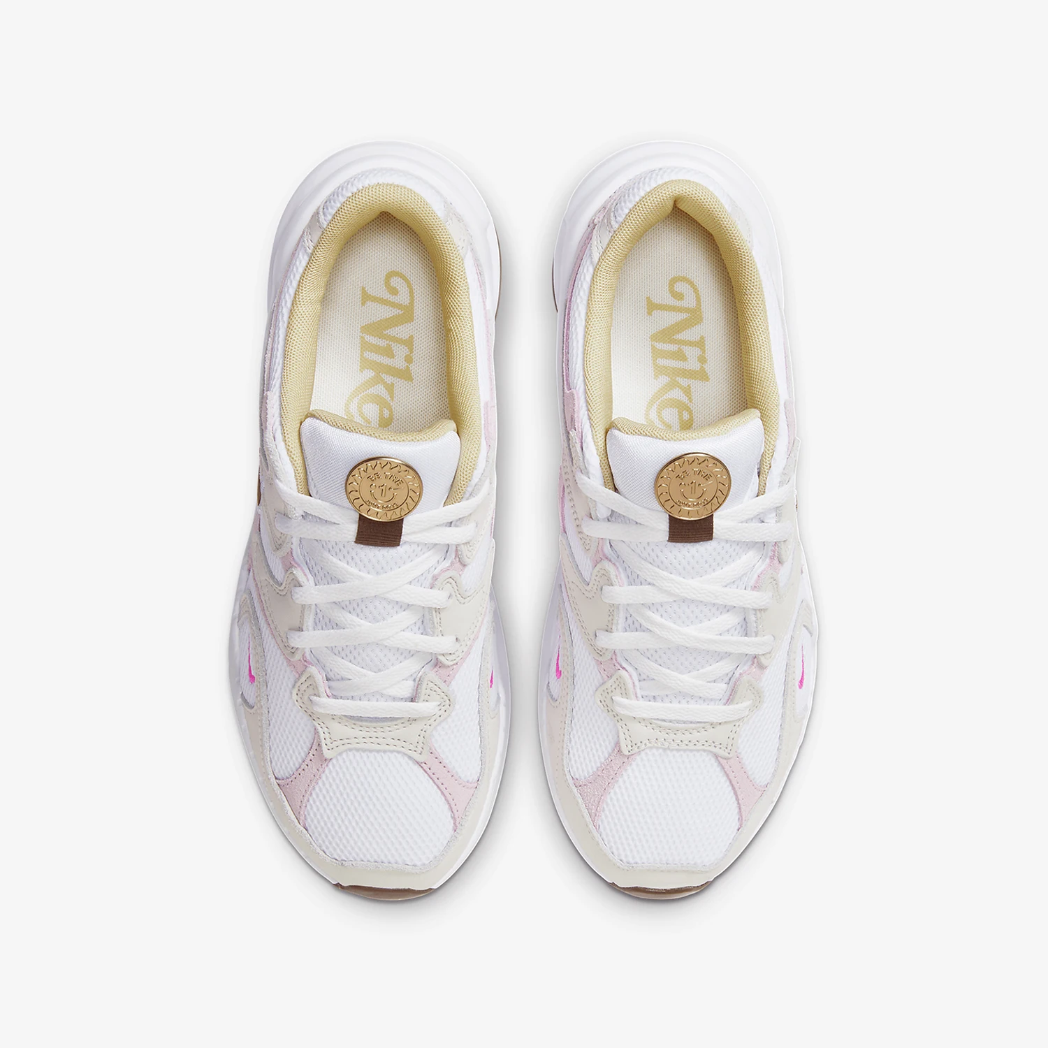 حذاء Nike الرسمي الجديد للنساء شبكي يسمح بمرور الهواء ومقاوم للاهتراء HM3691-130