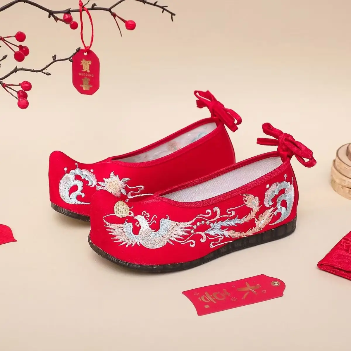 

Woman Flat sole Big Size Red Embroidered Shoes Chinese Style Cocked Shoe Toe Shallow Buckle Strap Hanfu Shoes Wedding Shoes