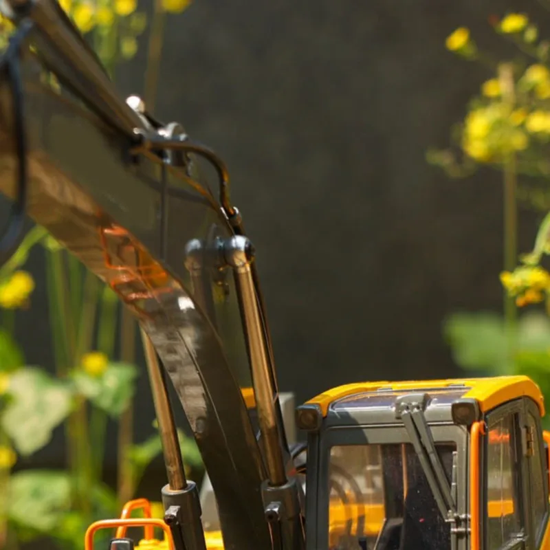 

Double E E010 1:14 RC Excavator Alloy Metal Engineering Vehicle EC160E Construction Toy for Kids Adults Collectors TH23137