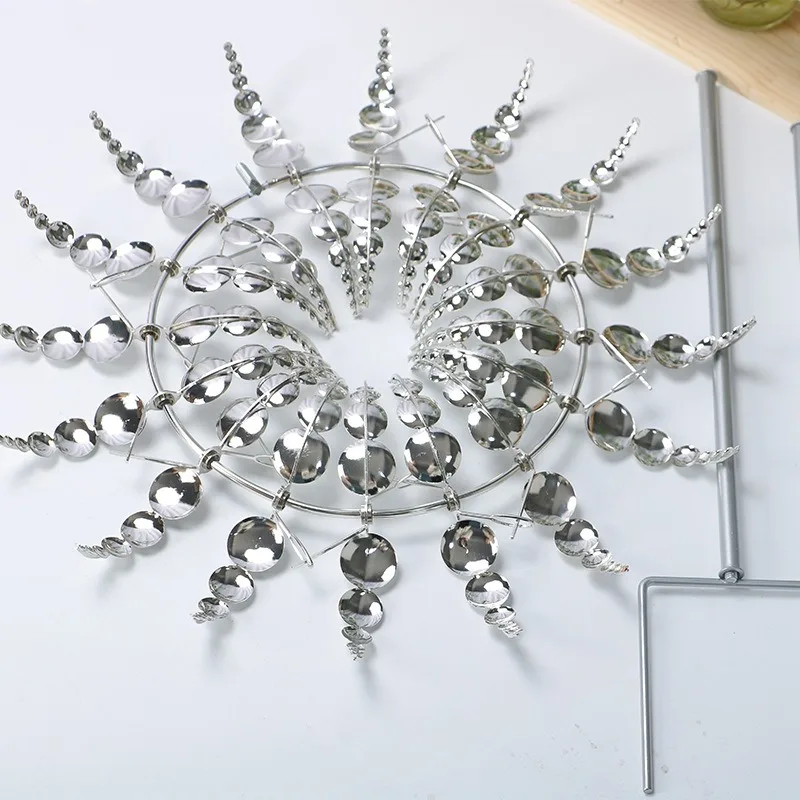 Molino de viento de Metal único y mágico, escultura cinética alimentada por viento 3D, Spinners solares de viento de Metal para césped, decoración de patio y jardín, nuevo
