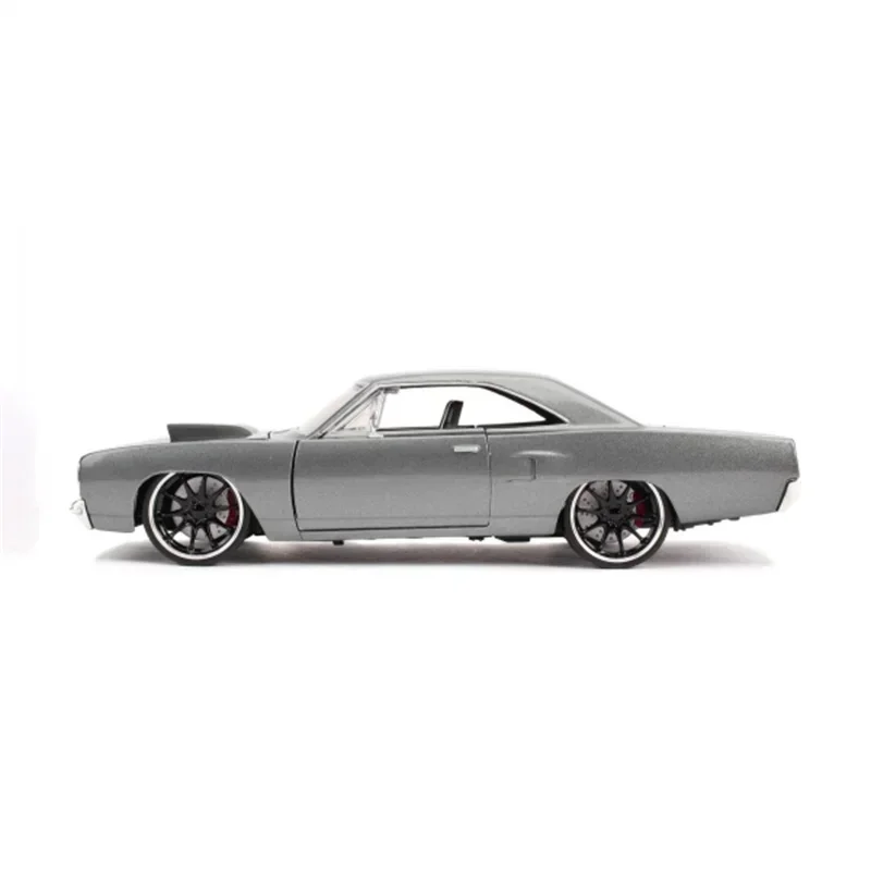 Jada 1:24 Dom’s 1970 Plymouth Road Runner car Diecast toys for boys Metal